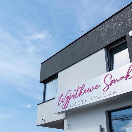 Wyjatkowe Smaki Bed & Breakfast Pruszcz Gdanski Bagian luar foto
