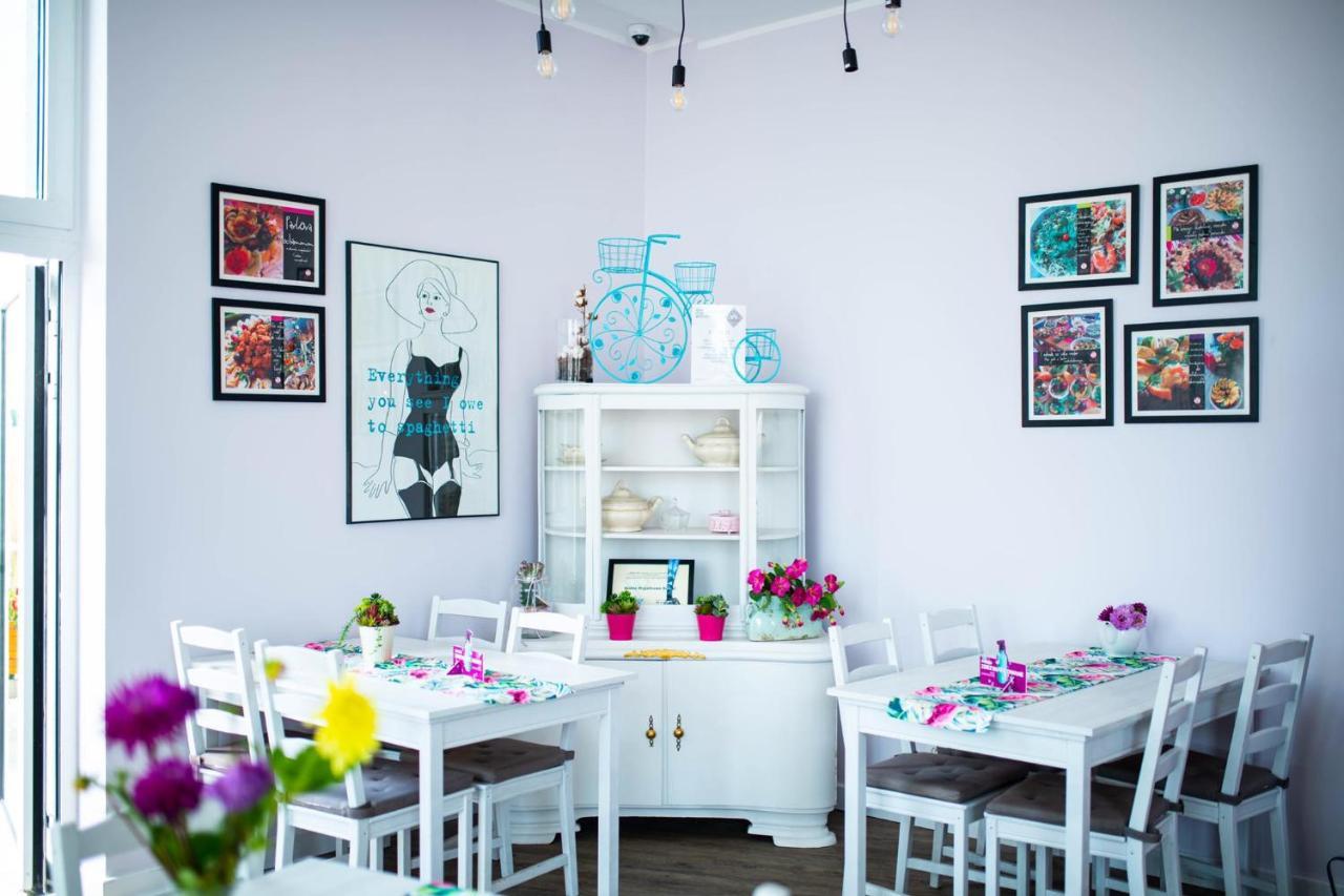 Wyjatkowe Smaki Bed & Breakfast Pruszcz Gdanski Bagian luar foto
