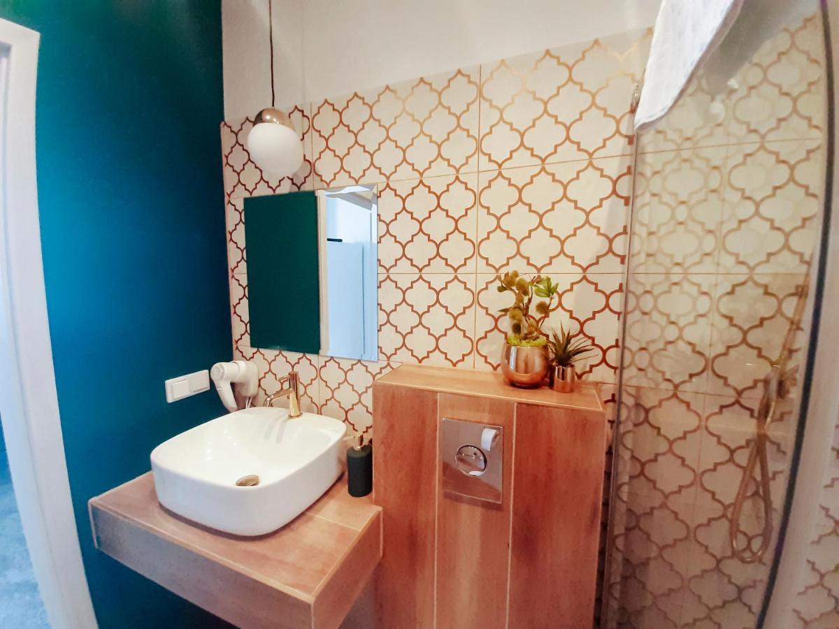 Wyjatkowe Smaki Bed & Breakfast Pruszcz Gdanski Bagian luar foto