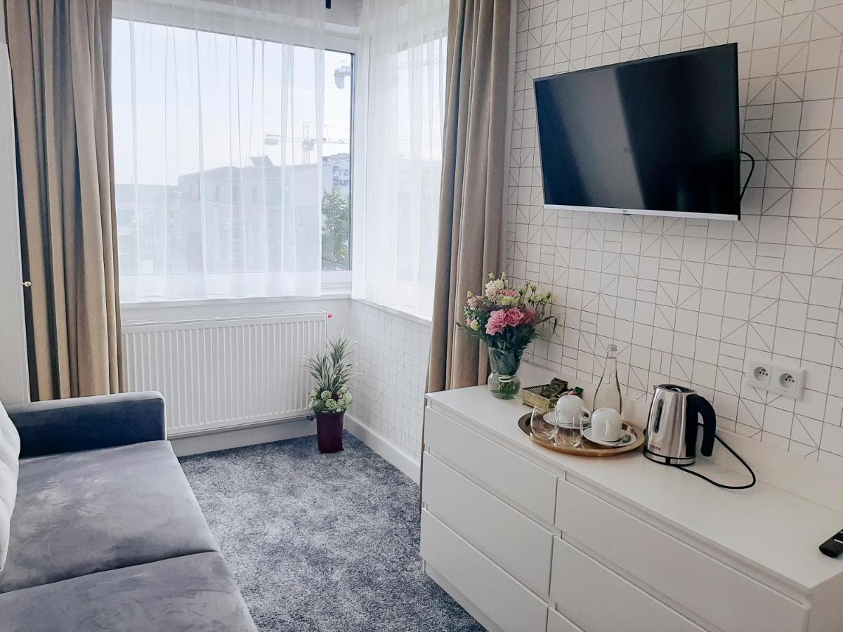 Wyjatkowe Smaki Bed & Breakfast Pruszcz Gdanski Bagian luar foto