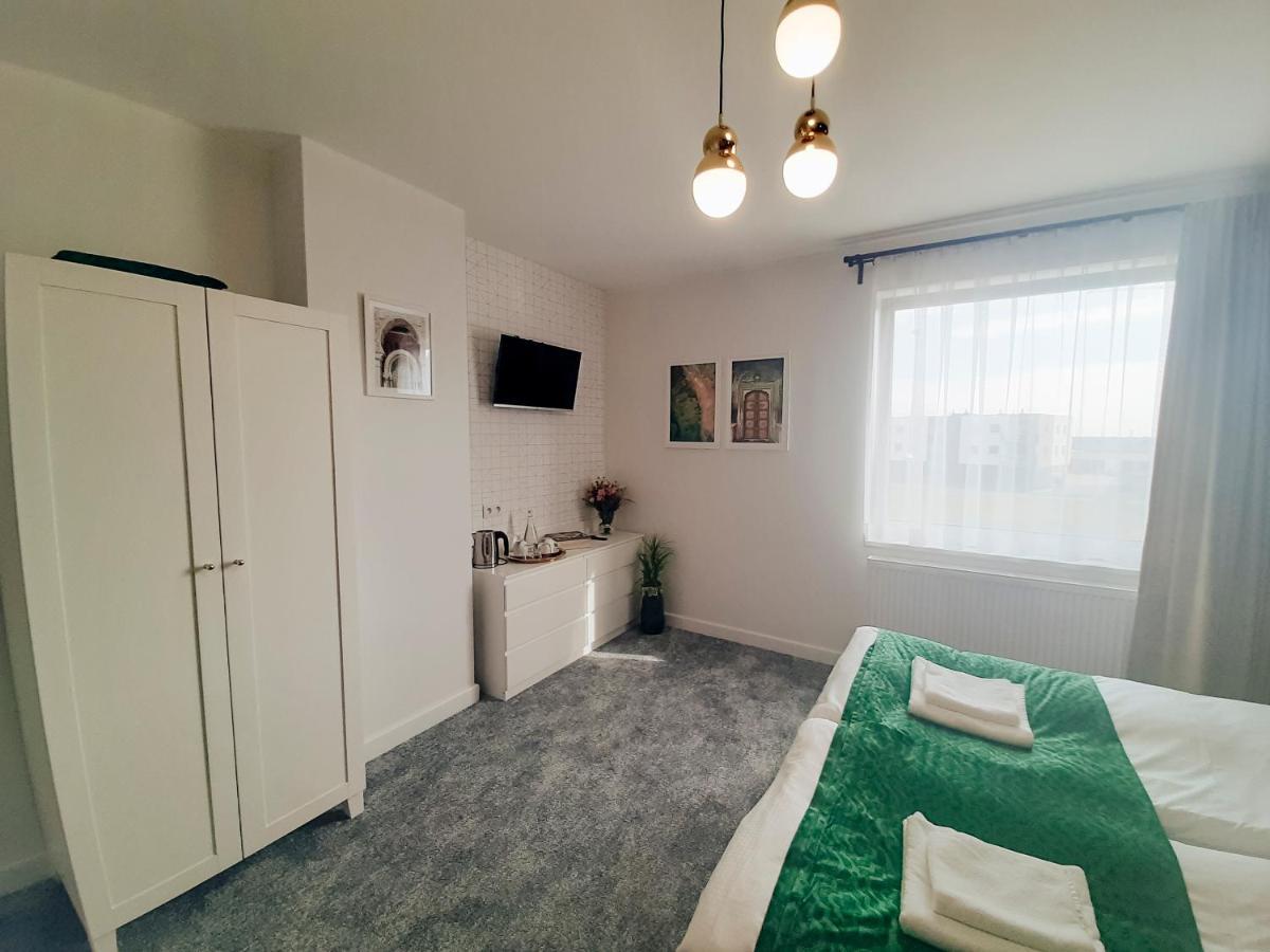 Wyjatkowe Smaki Bed & Breakfast Pruszcz Gdanski Bagian luar foto