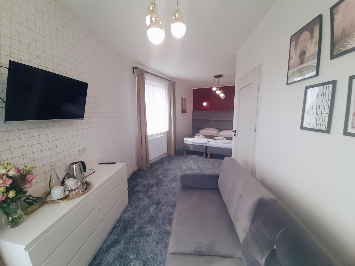 Wyjatkowe Smaki Bed & Breakfast Pruszcz Gdanski Bagian luar foto