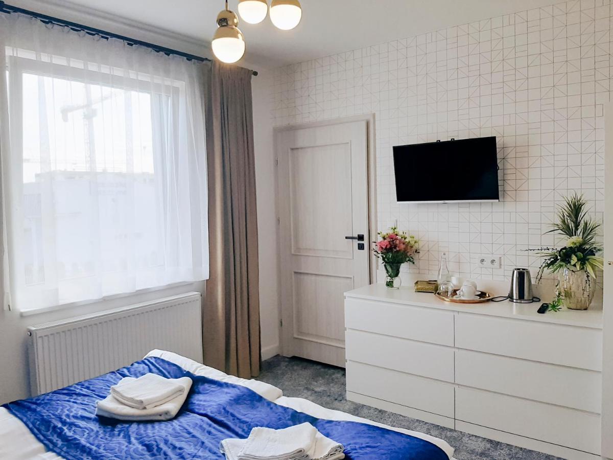 Wyjatkowe Smaki Bed & Breakfast Pruszcz Gdanski Bagian luar foto